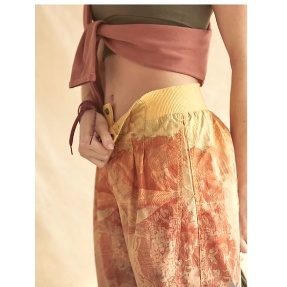 FP Movement  Free People Mesmerize Me Cargo L Pants - Picture 3 of 10